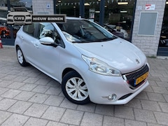 Peugeot 208 - 1.2 VTi Envy 5Drs Airco Weinig KM NAP