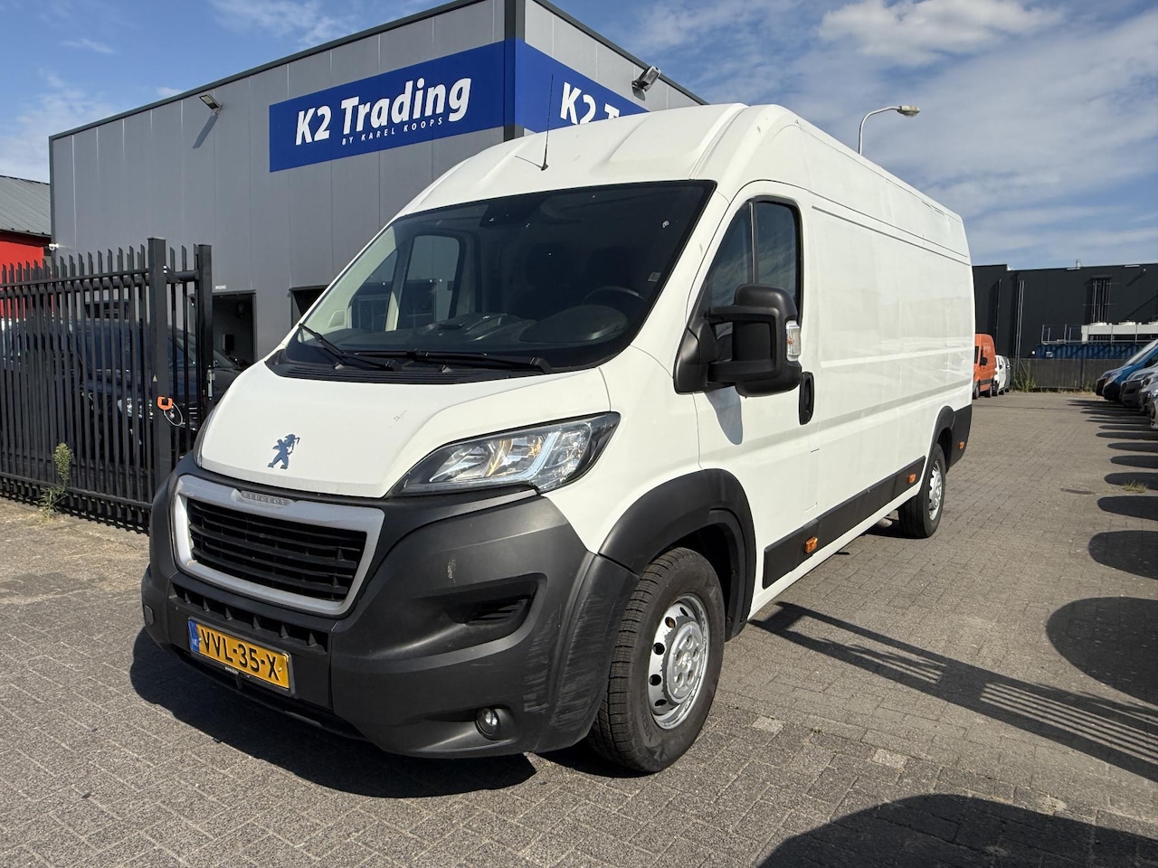 Peugeot Boxer - 435 2.2 BlueHDi 165 L3H2 Zwaar Pro Distributieriem nieuw - AutoWereld.nl