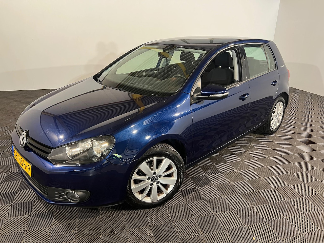 Volkswagen Golf - 1.2 TSI Tour II BlueMotion 1.2 TSI Tour II BlueMotion - AutoWereld.nl