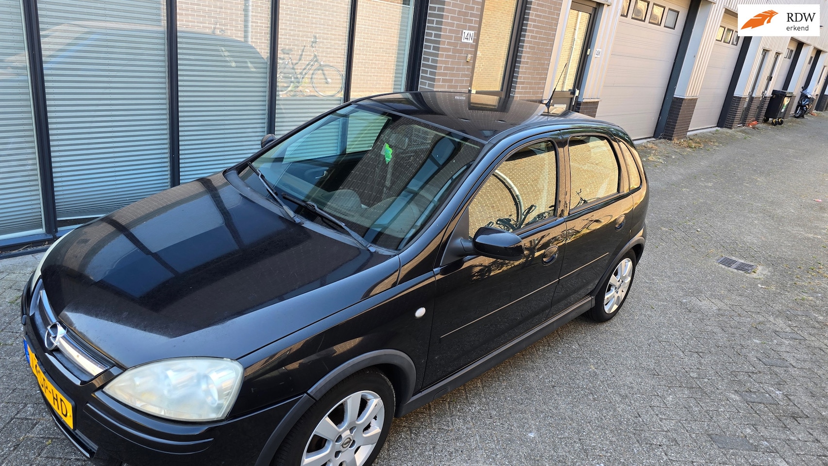 Opel Corsa - 1.2-16V Silverline! Airco! - AutoWereld.nl