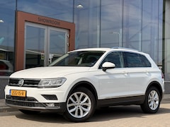 Volkswagen Tiguan - 2.0 TSI 4Motion Highline | Leder | Electrische trekhaak | Stoelverwarming | Achteruitrijca
