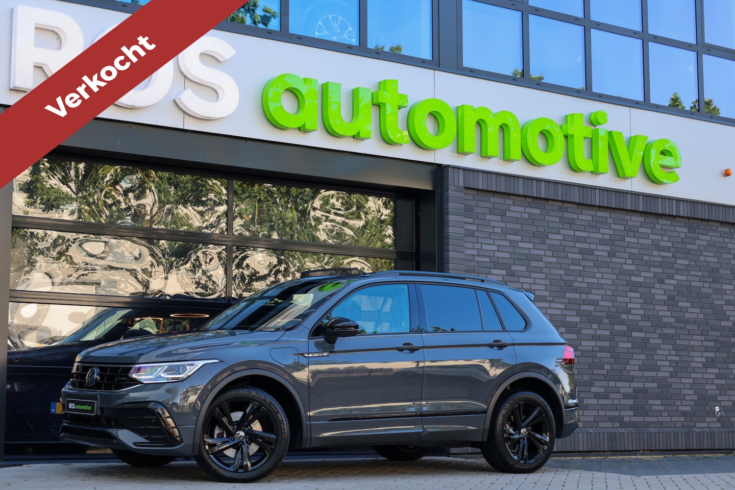 Volkswagen Tiguan - 1.4 TSI eHybrid R-Line Business | PANO | 2X MEMORY | 360 CAM | LEDER | AMBIENT | STOELVERW - AutoWereld.nl