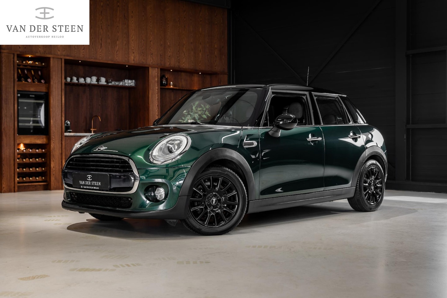 MINI 5-Deurs - 1.5 Cooper Pepper Business NL Auto | Dealer Onderhouden - AutoWereld.nl