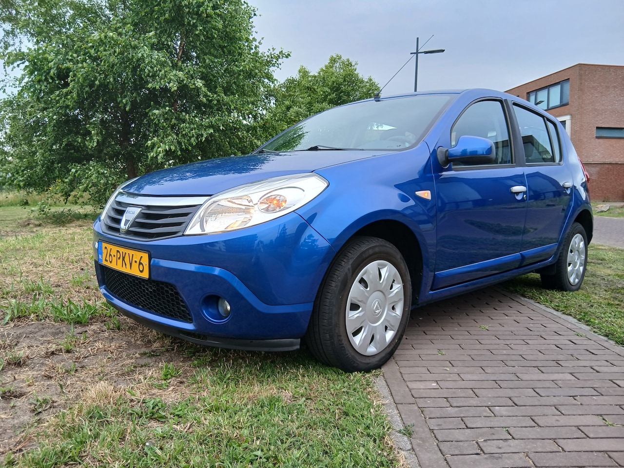 Dacia Sandero - 1.2 Lauréate - AutoWereld.nl