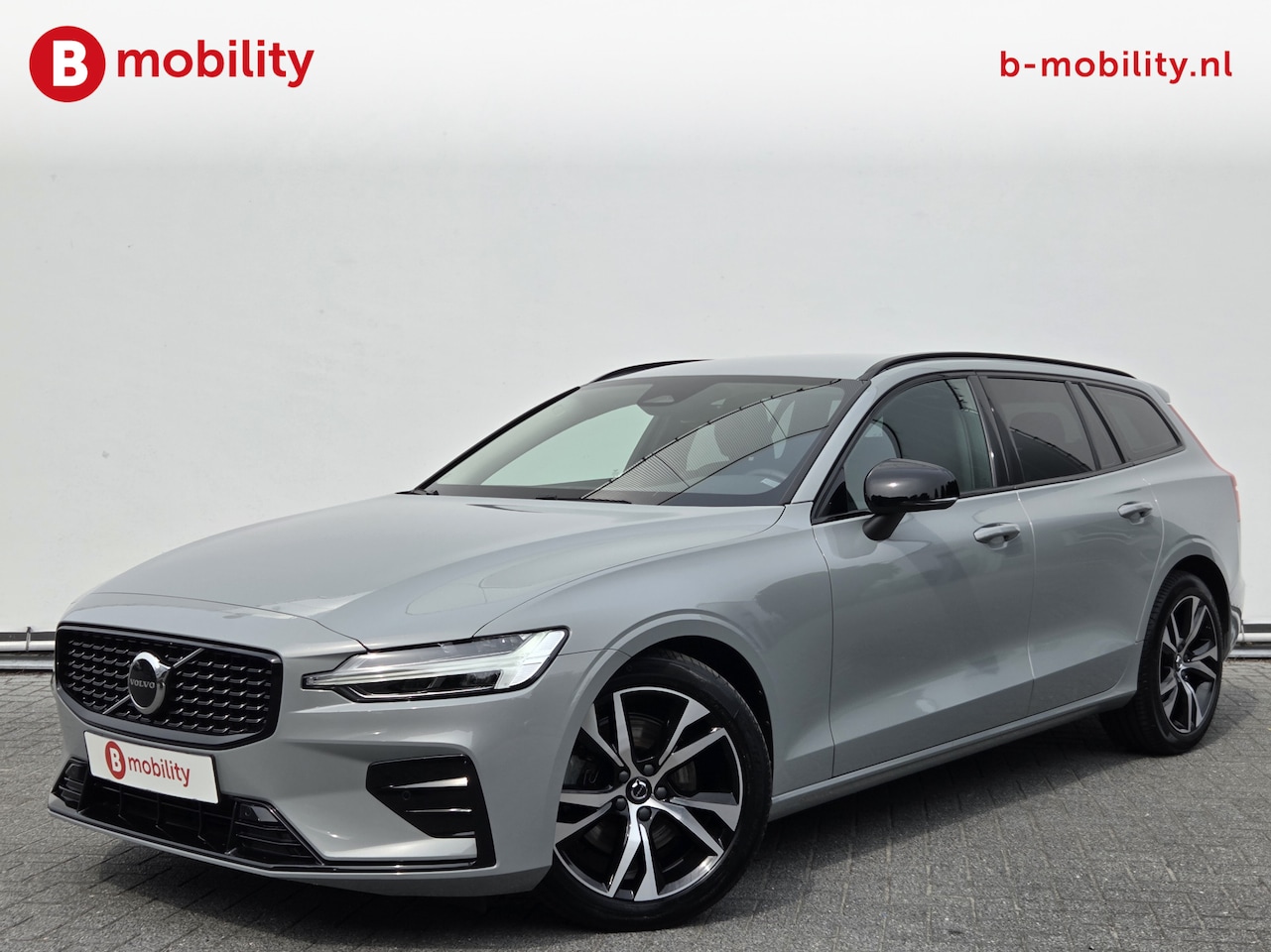 Volvo V60 - 2.0 B4 Plus Dark 197Pk! Automaat * Vapour Grey | Trekhaak 1.800KG | Adaptive Cruise Contro - AutoWereld.nl