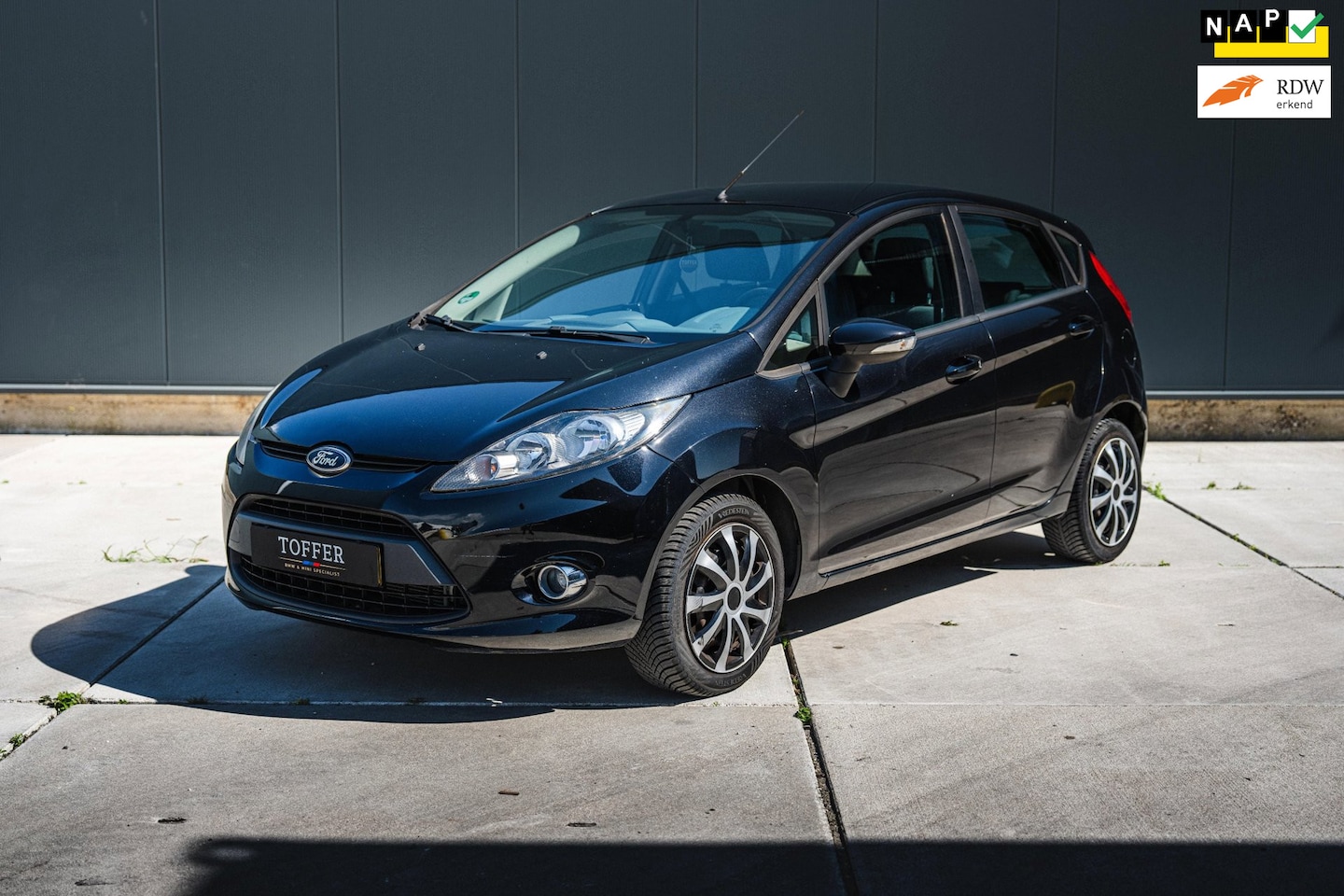 Ford Fiesta - 1.25 Limited 5 deurs|AIRCO - AutoWereld.nl