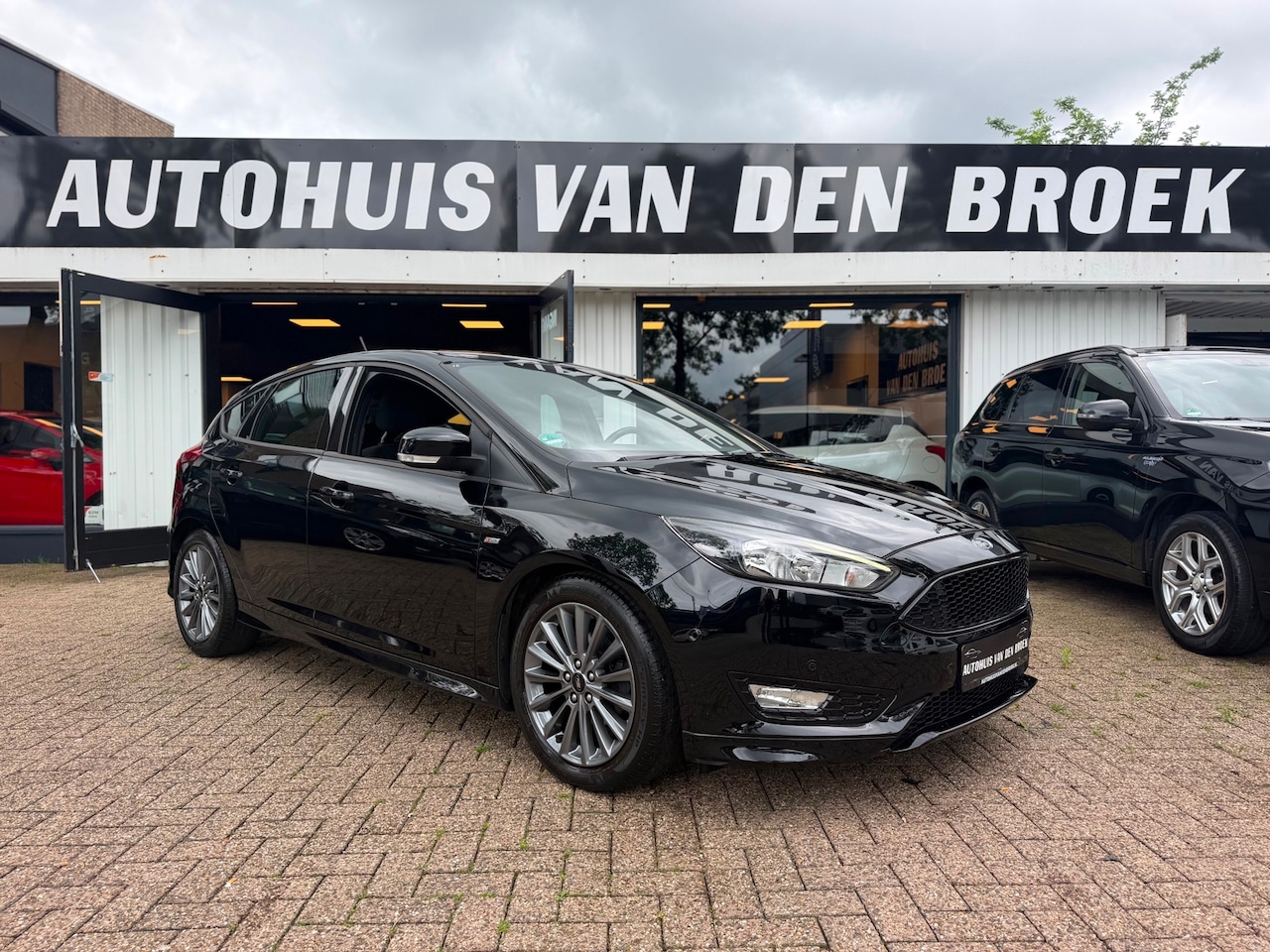 Ford Focus - 1.0 ST-Line|125Pk|Dealer OH|Navi|Carplay|Stuur+Stoelverw|Pdc|Lmv|Elek Pakket|Nw Apk - AutoWereld.nl