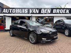 Ford Focus - 1.0 ST-Line|125Pk|Dealer OH|Navi|Carplay|Stuur+Stoelverw|Pdc|Lmv|Elek Pakket|Nw Apk