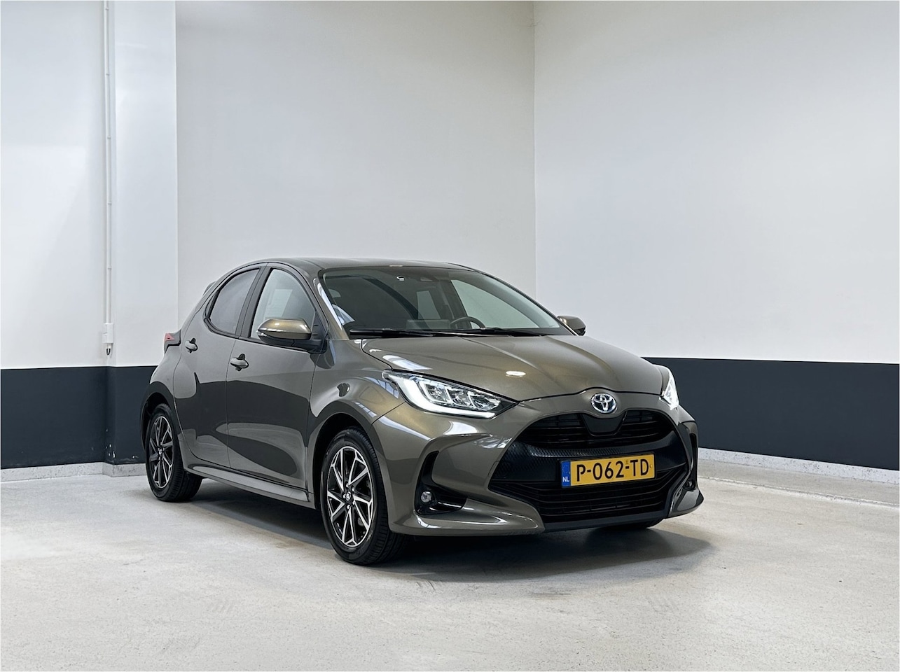 Toyota Yaris - 1.5 Hybrid Dynamic | Apple Carplay/ Android auto | Navigatie | Camera | NL | 1 Eig | - AutoWereld.nl