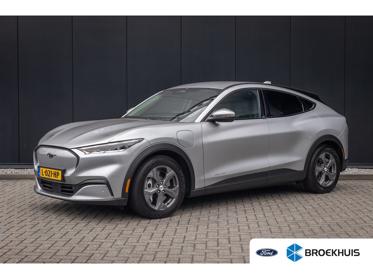 Ford Mustang Mach-E - RWD 75 kWh | BTW auto | SOH 94% | Leder | Camera | Adaptieve cruise | Afneembare trekhaak - AutoWereld.nl