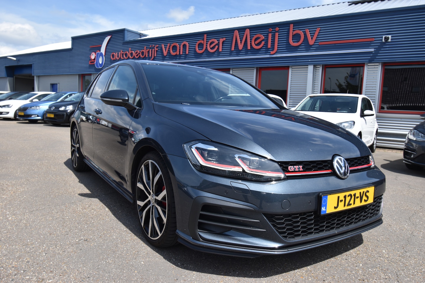Volkswagen Golf - 2.0 TSI GTI Performance 2.0 TSI GTI Performance 245PK , VIRTUAL COCKPIT , NAVI , A UITRIJ CAM , LMV19 , PANODAK , - AutoWereld.nl