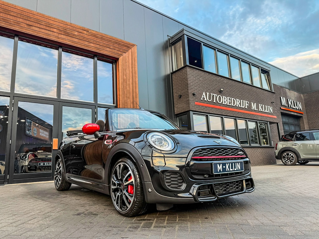 MINI Cabrio - 2.0 John Cooper Works F1 aut 231pk Facelift/Camera/Virtual cockpit/Head up/Vol - AutoWereld.nl