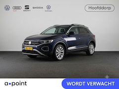 Volkswagen T-Roc - 1.5 TSI Life Edition 150 pk Automaat (DSG) | Verlengde garantie | Navigatie via App | Park