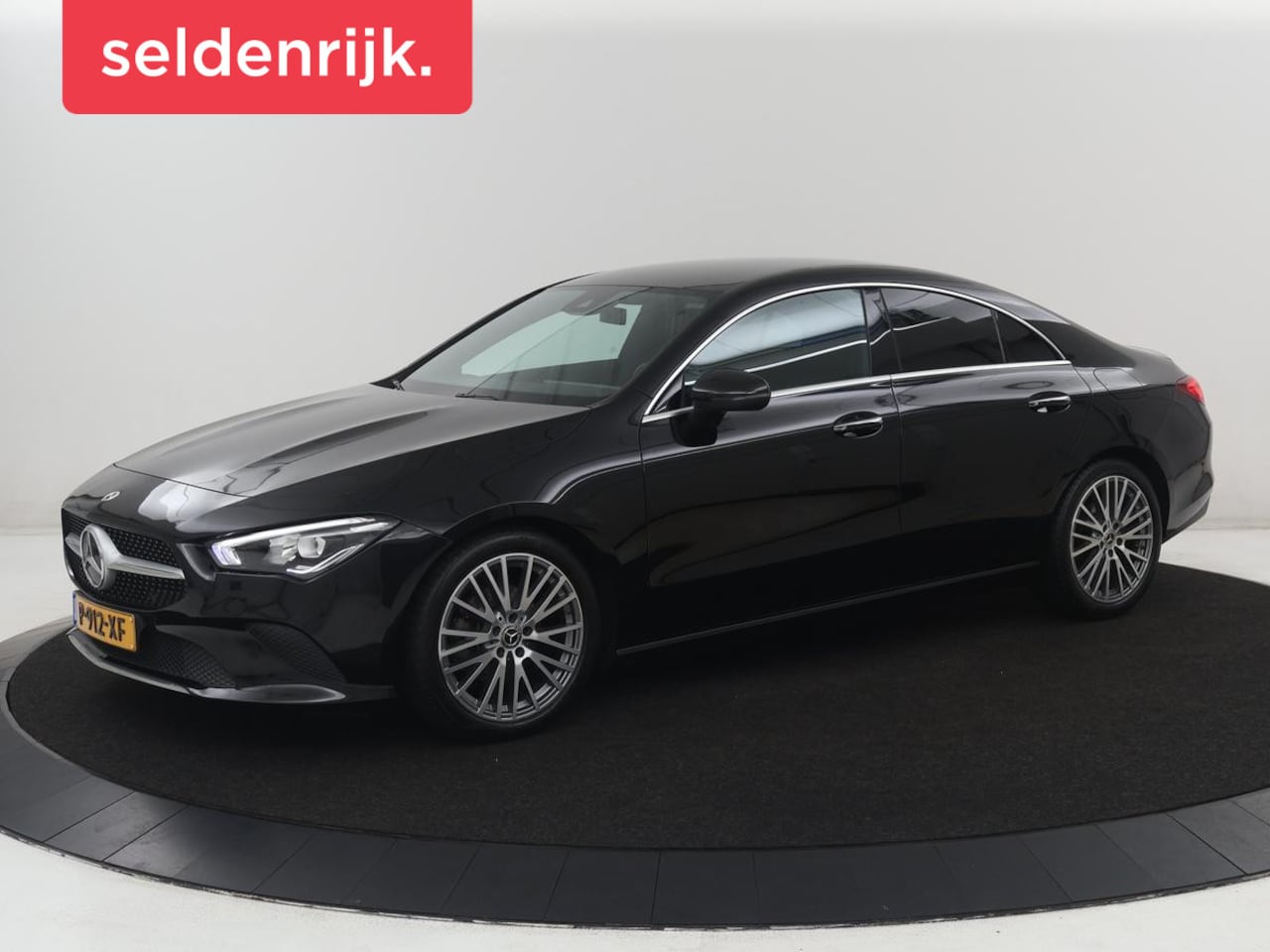 Mercedes-Benz CLA-Klasse - 180 Luxury Line | Half leder | Stoelverwarming | Sfeerverlichting | Carplay | Climate cont - AutoWereld.nl