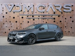 BMW 5-serie Touring - M5 | 950 PK | AKRAPOVIC | VOSSEN | CARBON | EVENTURI | PANORAMA | MATTE PPF |