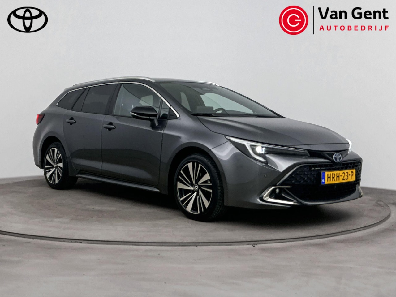 Toyota Corolla Touring Sports - Hybrid 140 Dynamic | Apple Carplay / Android Auto | Stoelverwarming | Parkeersensoren voor - AutoWereld.nl