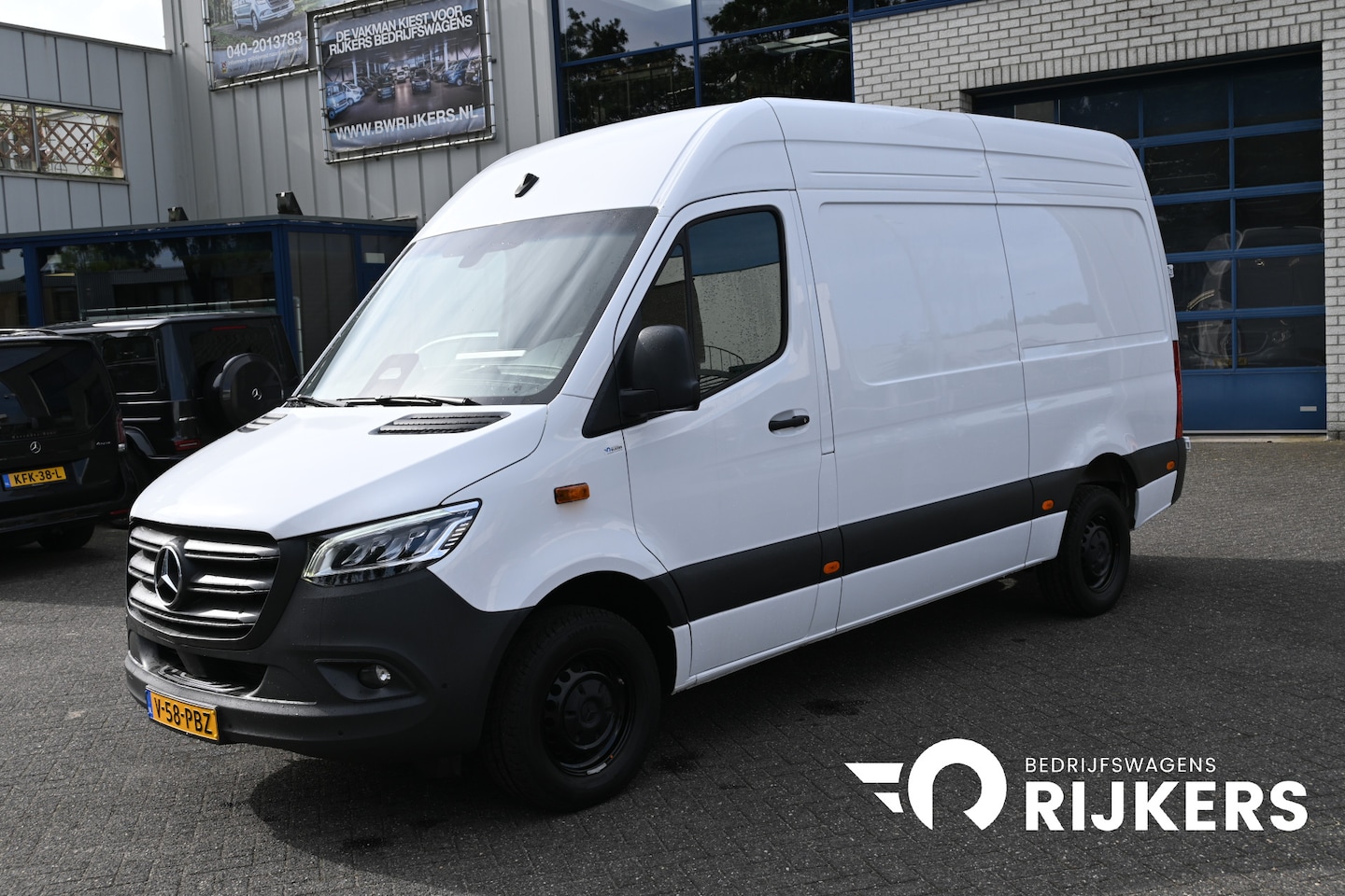 Mercedes-Benz Sprinter - 317 CDI L2H2 Pro LED verlichting, Geveerde stoel, Etc. - AutoWereld.nl