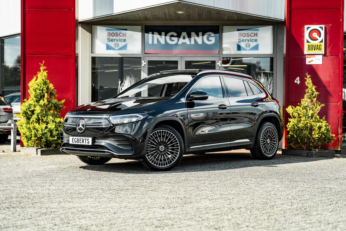Mercedes-Benz EQA - 250 AMG Line 67 kWh | Pano | Apple Carplay | - AutoWereld.nl