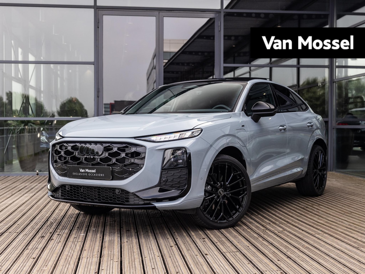 Audi Q3 Sportback - 1.5 e-hybrid S edition | PANORAMA/SCHUIF-KANTELDAK | PIJLGRIJS | ZWART OPTIEK | 21 INCH ZW - AutoWereld.nl