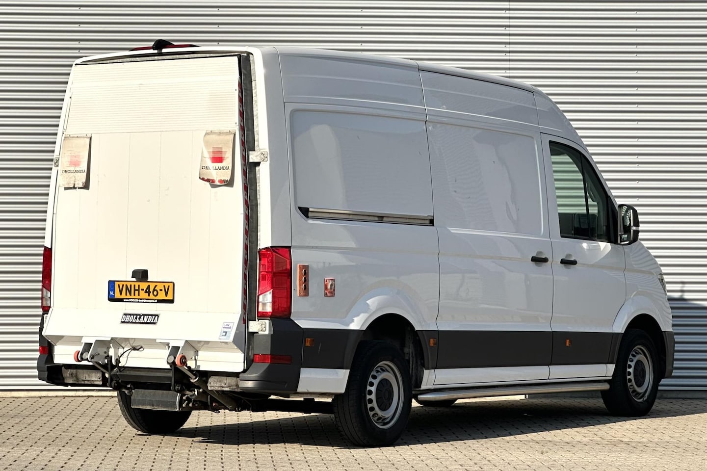 Volkswagen Crafter - 35 2.0 TDI L2H2 Bus met laadklep Dhollandia - AutoWereld.nl