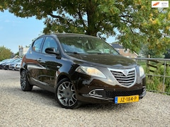 Lancia Y(psilon) - Ypsilon 0.9 TwinAir Platinum | Clima + Leder nu € 3.450,
