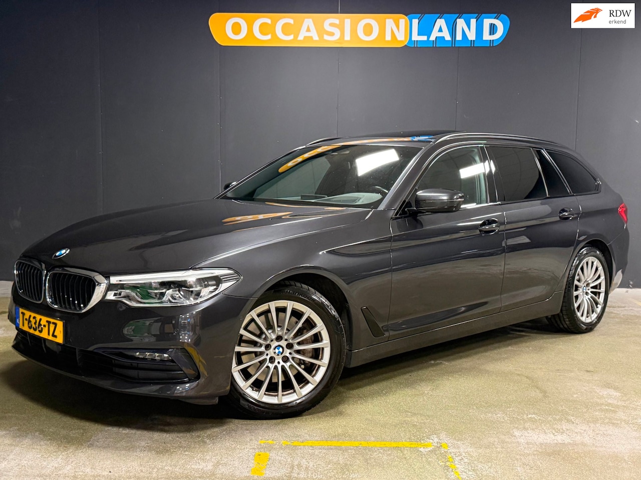 BMW 5-serie Touring - 530i xDrive Executive Sportline|PANO|KEYLESS|LED|360CAM|ACC|HUD|SFEER|STUURV|STOELV|DAB|CA - AutoWereld.nl