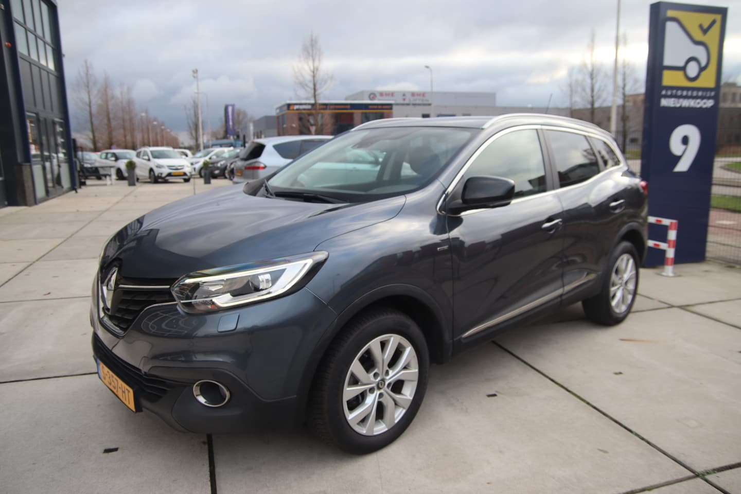 Renault Kadjar - 1.3 TCE Limited Winterpakket, Half leder, Navi/Camera, Carplay Zomeractie!!! - AutoWereld.nl