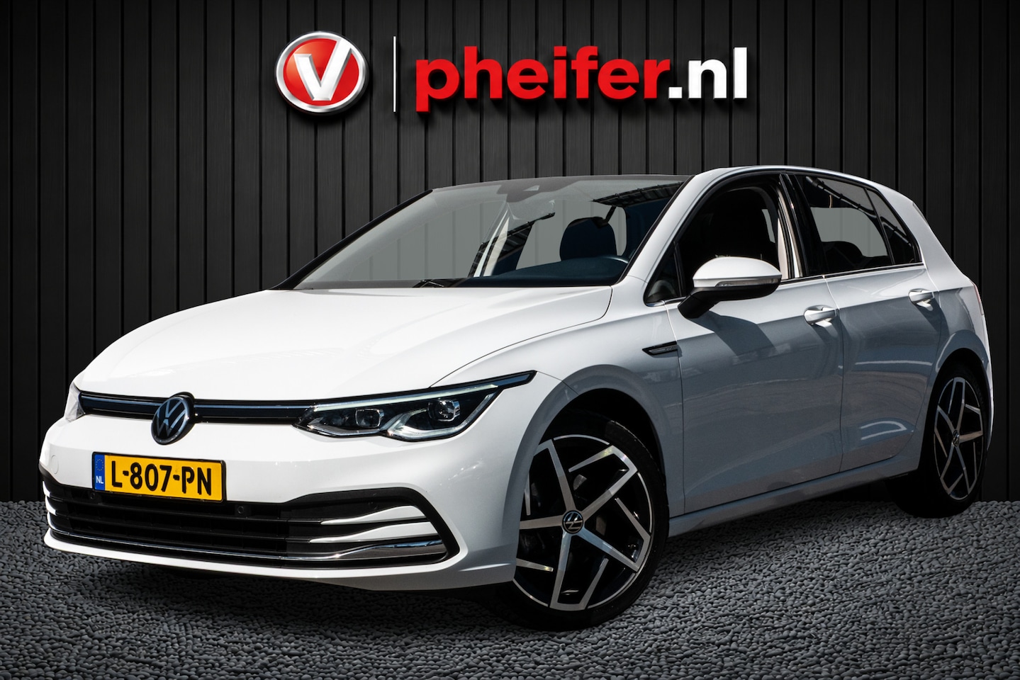 Volkswagen Golf - 1.5 eTSI 150pk Aut. Style Full led/ Massage/ Navigatie/ Carplay/ Sfeerverlichting/ Stoelve - AutoWereld.nl