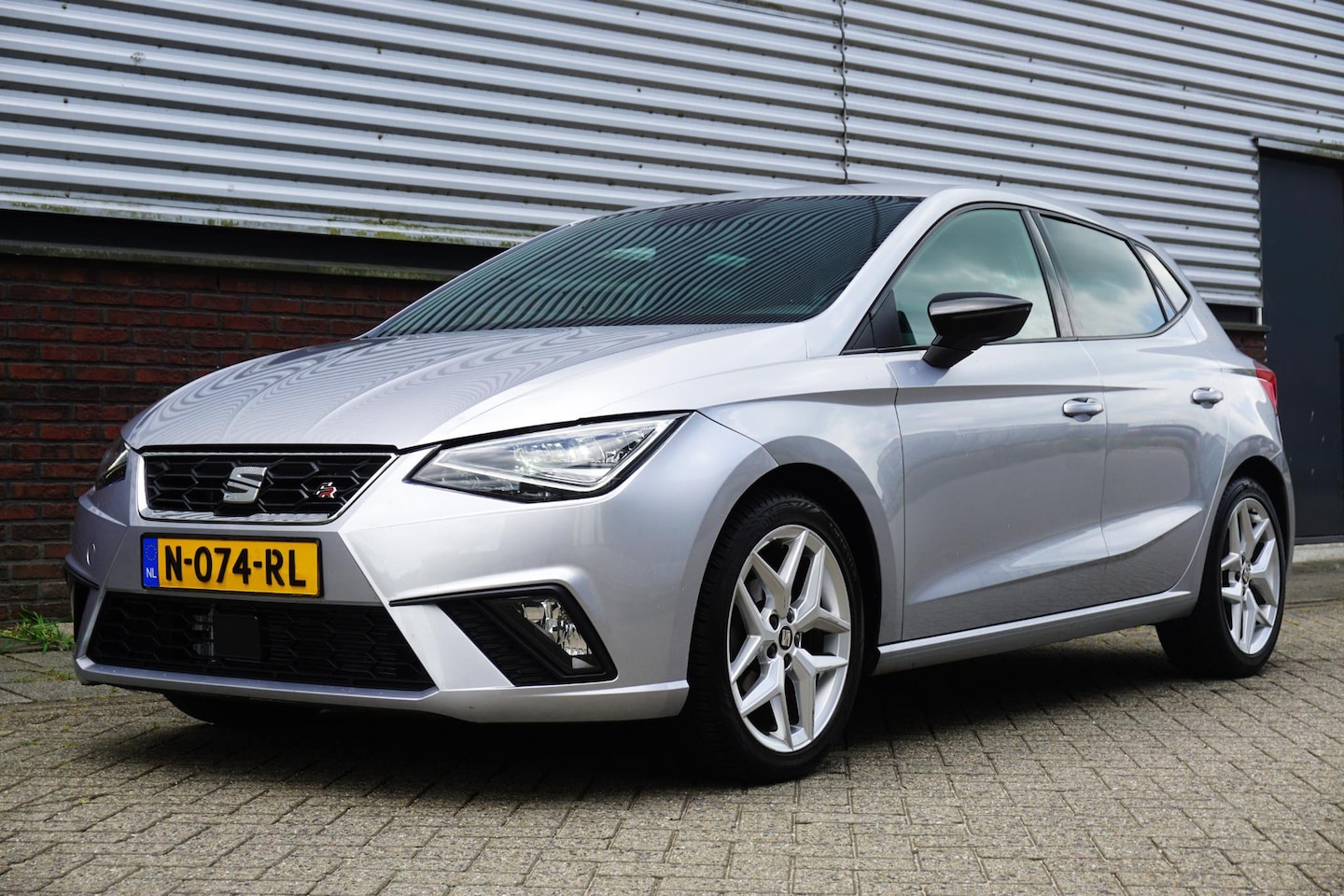 SEAT Ibiza - 1.0 TSI FR Business Intense/Leer-Alcantara/Carplay /Led! - AutoWereld.nl
