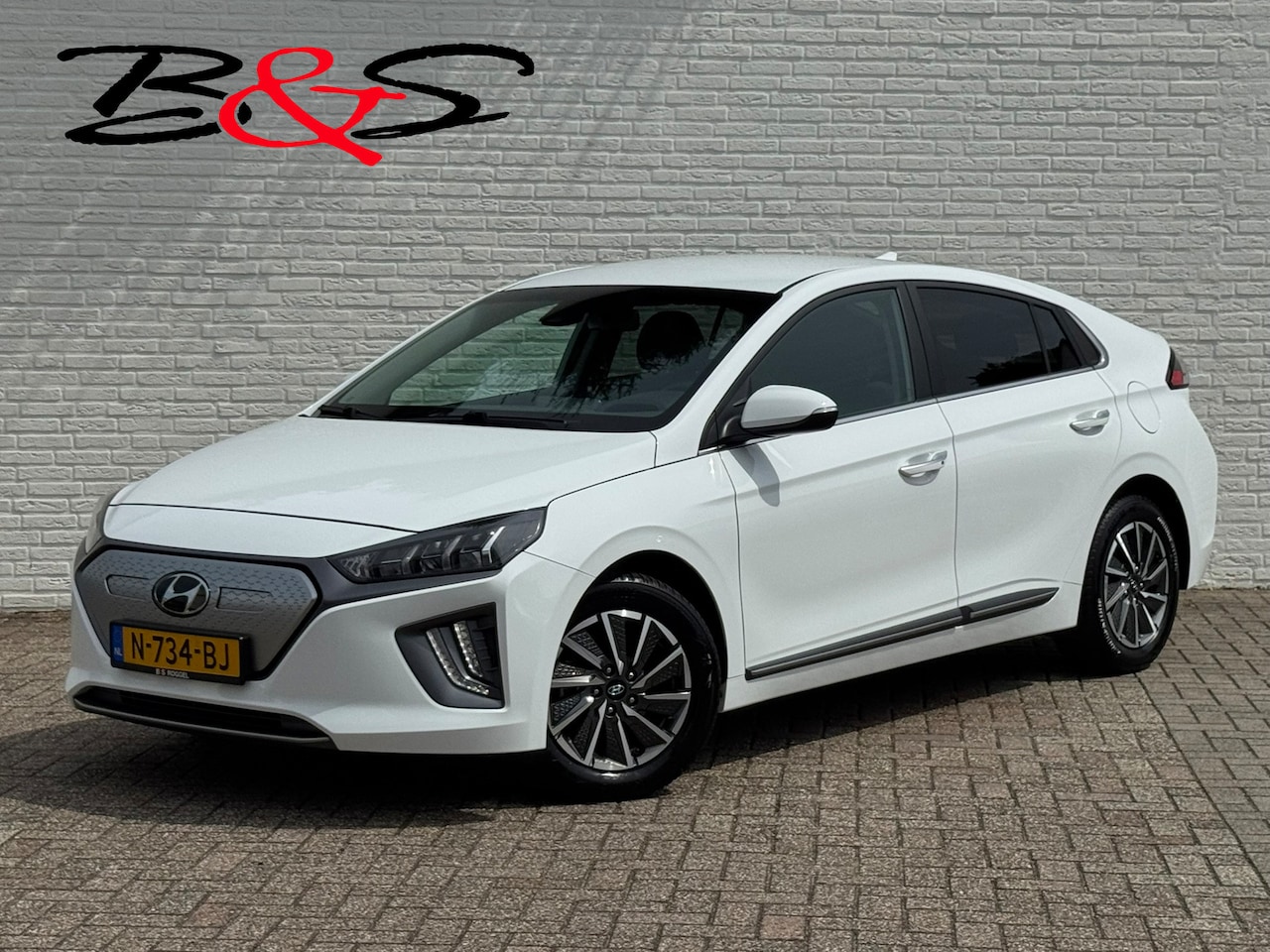 Hyundai IONIQ - Comfort EV 38 kWh Camera Navi Stoelverwarming Carplay Cruise - AutoWereld.nl