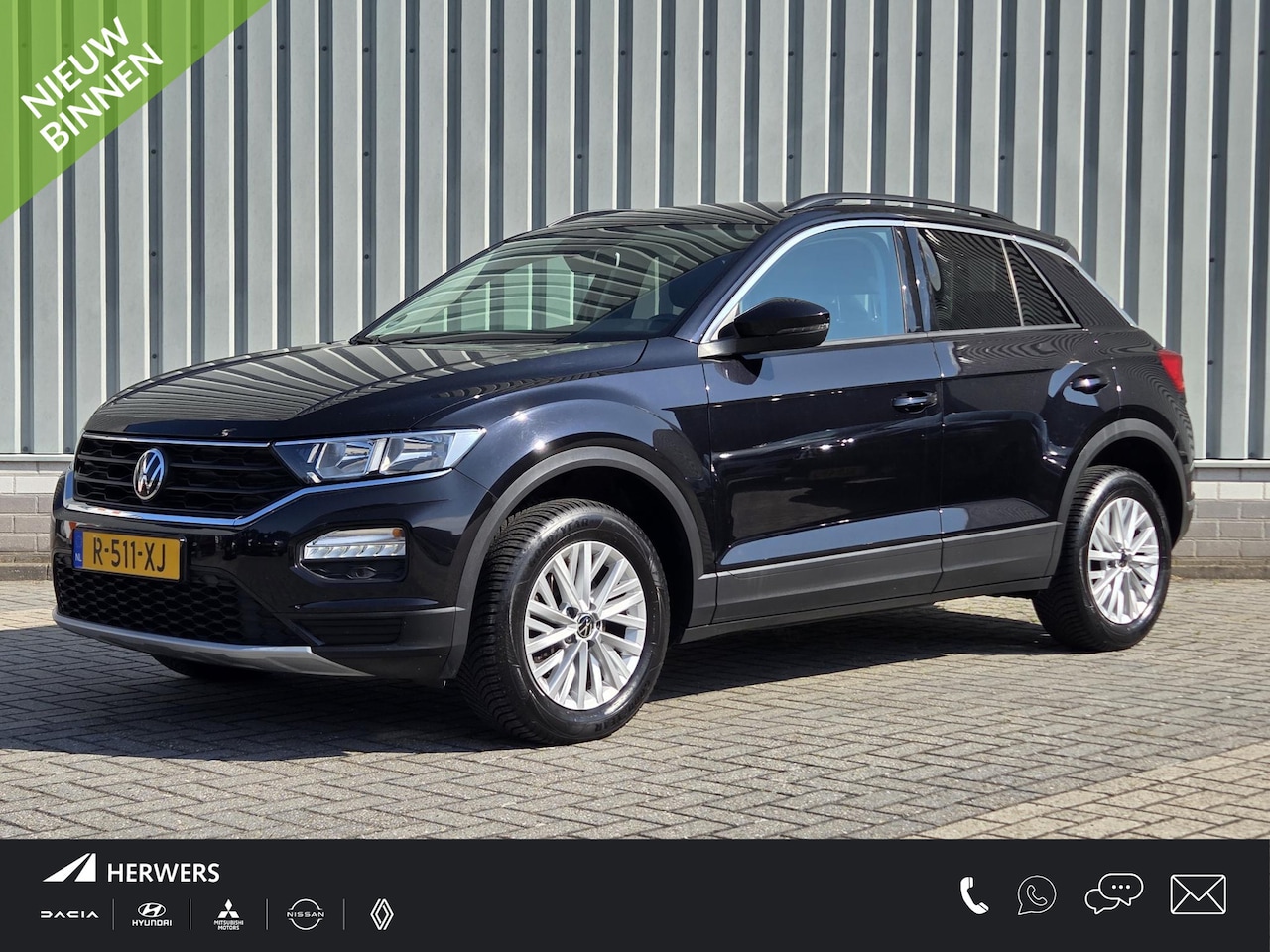 Volkswagen T-Roc - 1.5 TSI Sport / Stoelverwarming / Achteruitrijcamera / Navigatie / Trekhaak / Apple CarPla - AutoWereld.nl