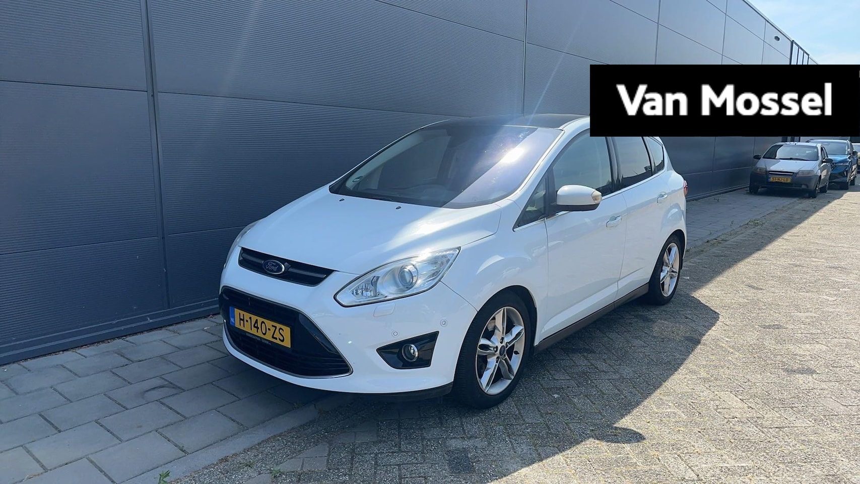 Ford C-Max - 1.6 EcoBoost Titanium | Panoramadak | Stoelverwarming | Camera | Trekhaak - AutoWereld.nl