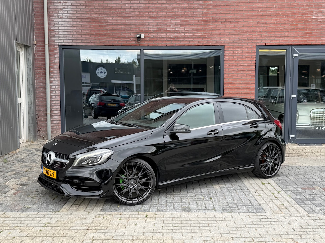 Mercedes-Benz A-klasse - 200 AMG | Sport Stoelen | PDC | Navi | Clima | Cruise - AutoWereld.nl