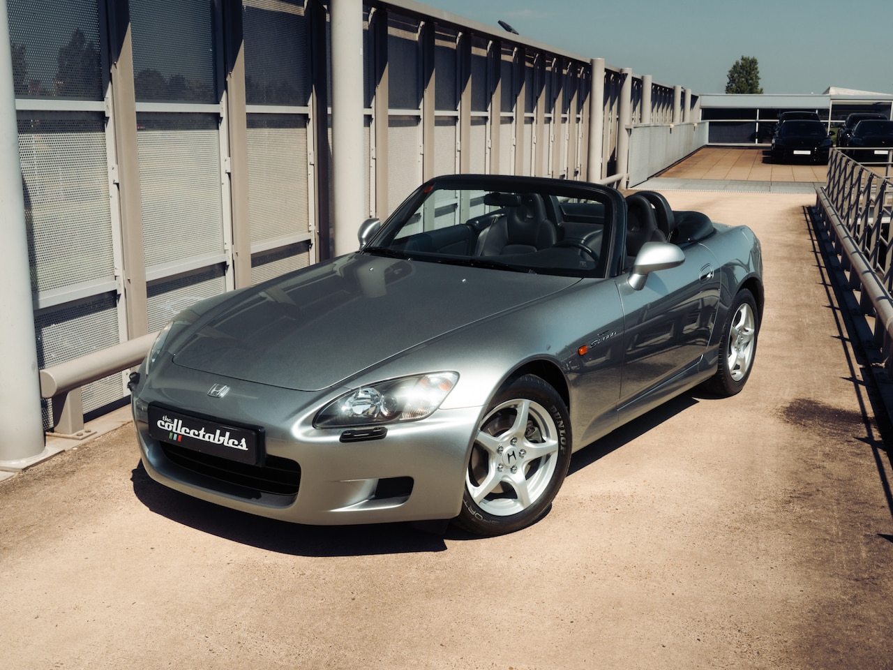 Honda S2000 - 2.0i slechts 8.400km in nieuwstaat - AutoWereld.nl