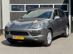 Porsche Cayenne - 3.0 S Hybrid Pano, Luchtvering, Led, Navi, Camera, NAP
