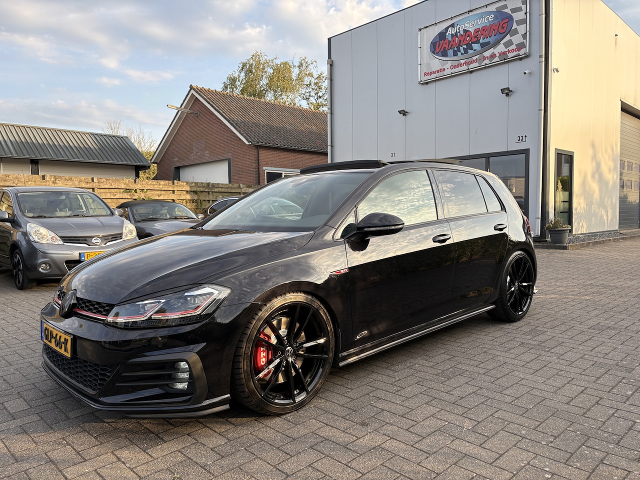 Volkswagen Golf - 2.0 TSI GTI Performance / PANO / Virtual / keyless / LED / Camera / - AutoWereld.nl