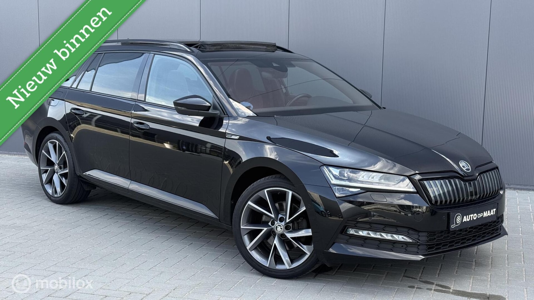 Skoda Superb Combi - 1.4 TSI iV Sportline Pano Trekhaak - AutoWereld.nl