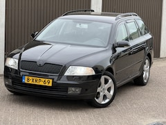 Skoda Octavia Combi - 1.6 FSI Ambiente Goed onderhouden voertuig met een verzorgde uitstraling