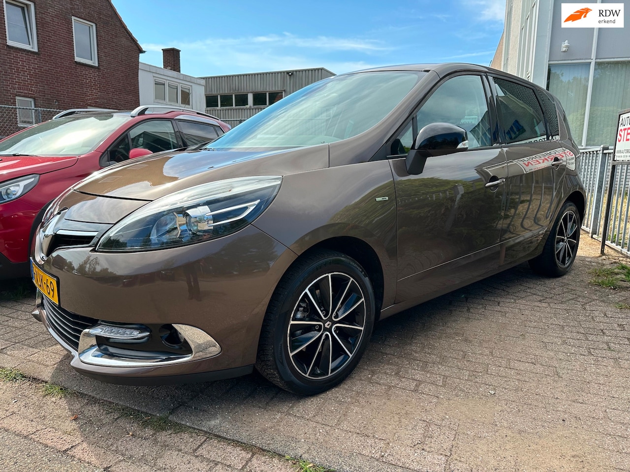 Renault Scénic - 1.2 TCe Bose * NAVI * TREKHAAK * LMV * DEALER ONDERHOUDEN * - AutoWereld.nl