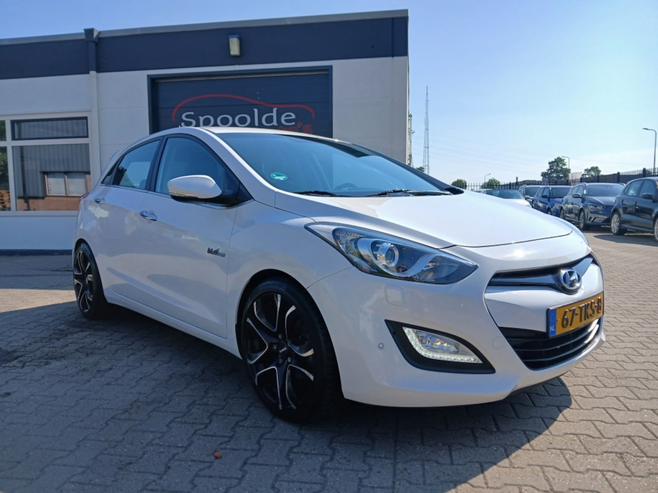 Hyundai i30 - 1.6 GDI NL Auto/Leer/Camera/Stoelverwarming - AutoWereld.nl