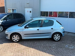 Peugeot 206 - 1.4 XT
