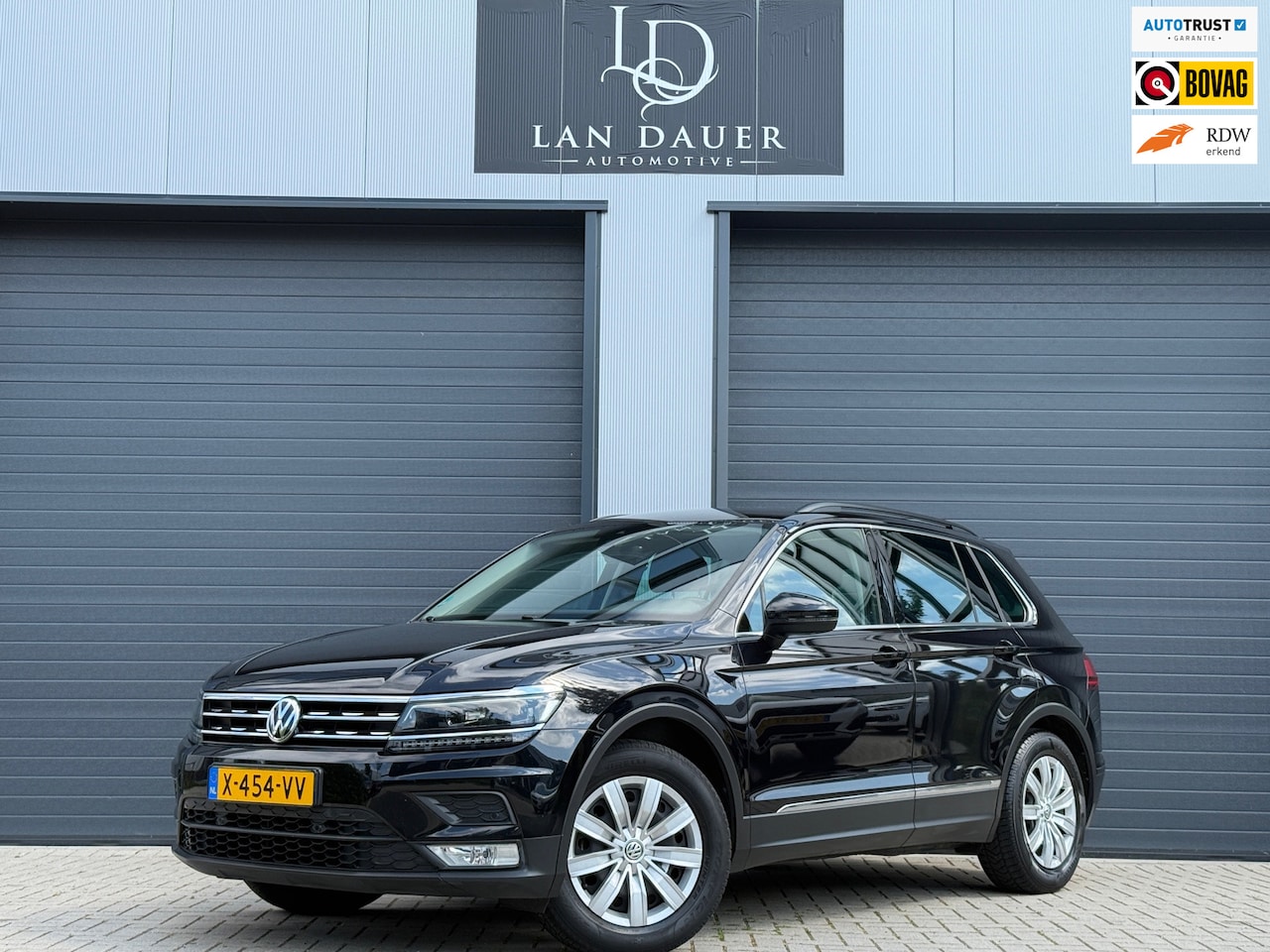 Volkswagen Tiguan - 1.4 TSI Business / CARPLAY / APK / ASSIST - AutoWereld.nl