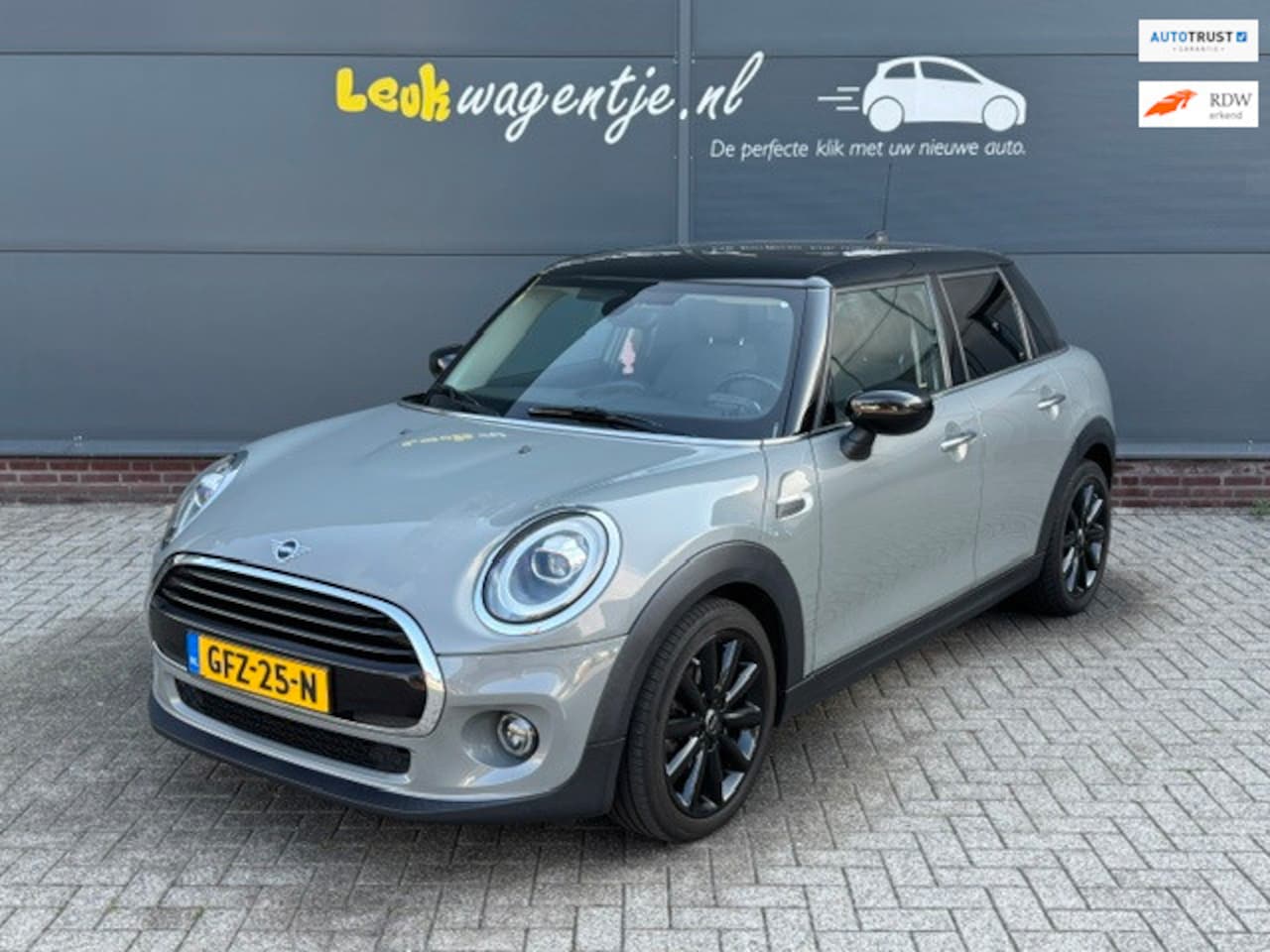 MINI 5-Deurs - 1.5 Cooper Dalston Ed. *carplay *xenon *cruise - AutoWereld.nl