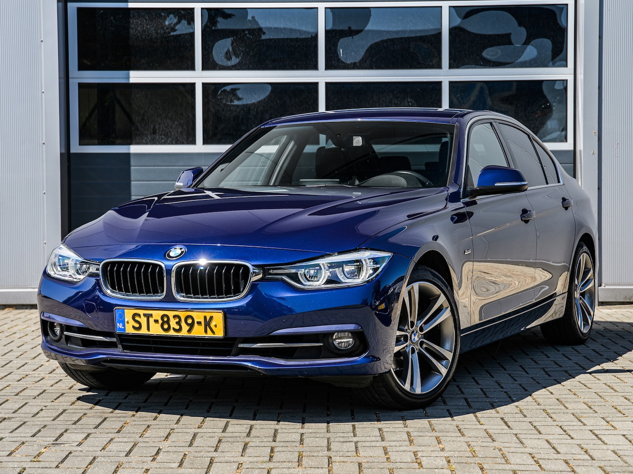 BMW 3-serie - 320i Executive Sport | Automaat | Full LED | Sportstoelen | Navi | Climate control | Cruis - AutoWereld.nl