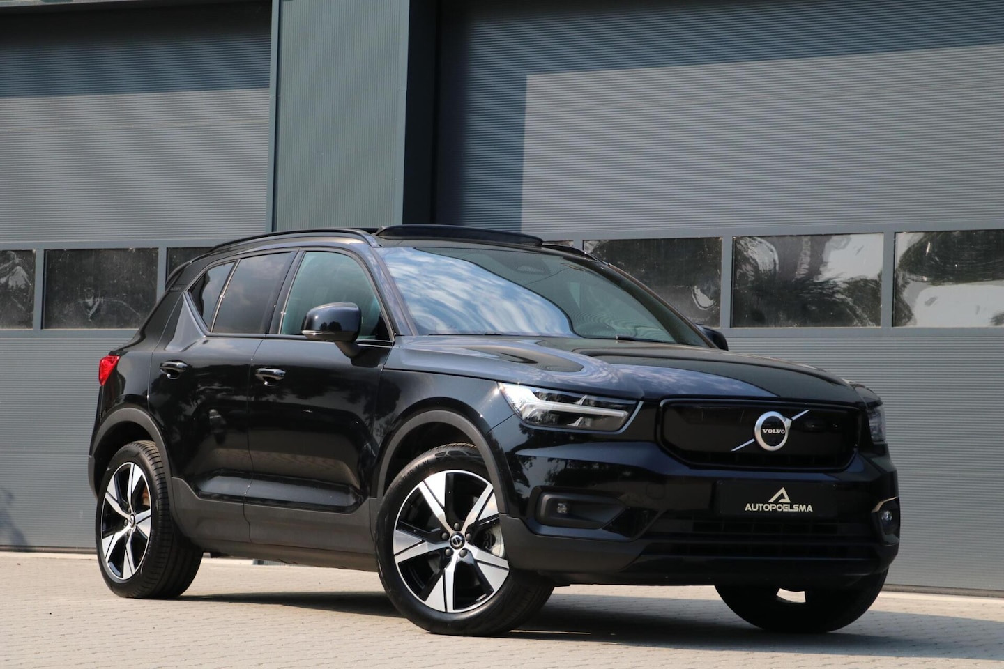 Volvo XC40 - Recharge P8 AWD R-Design Panodak AdaptiveCruise Warmtepomp PrivacyGlass 360View VisualPark - AutoWereld.nl