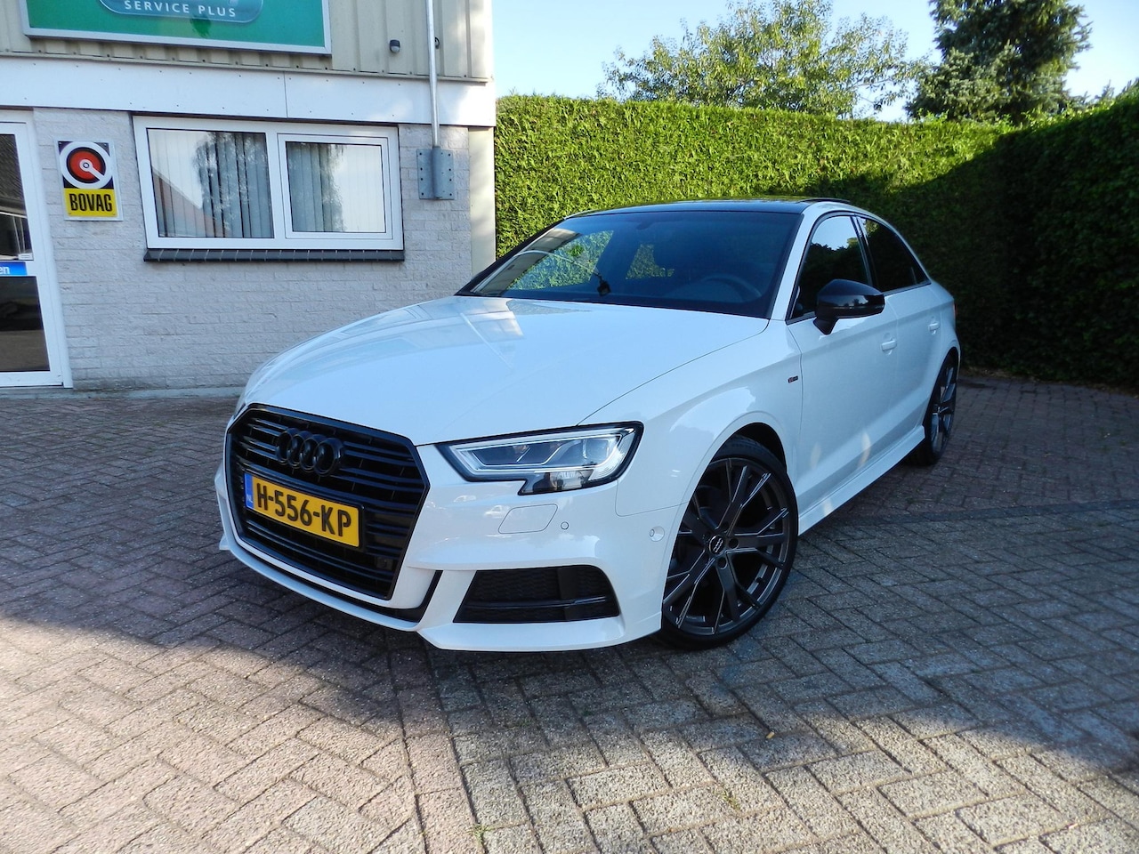 Audi A3 Limousine - 40 TFSI Sport Lease Edition Digital Cockpit - Panorama-Dak - Stoelverwarming - S-Line - 19 - AutoWereld.nl