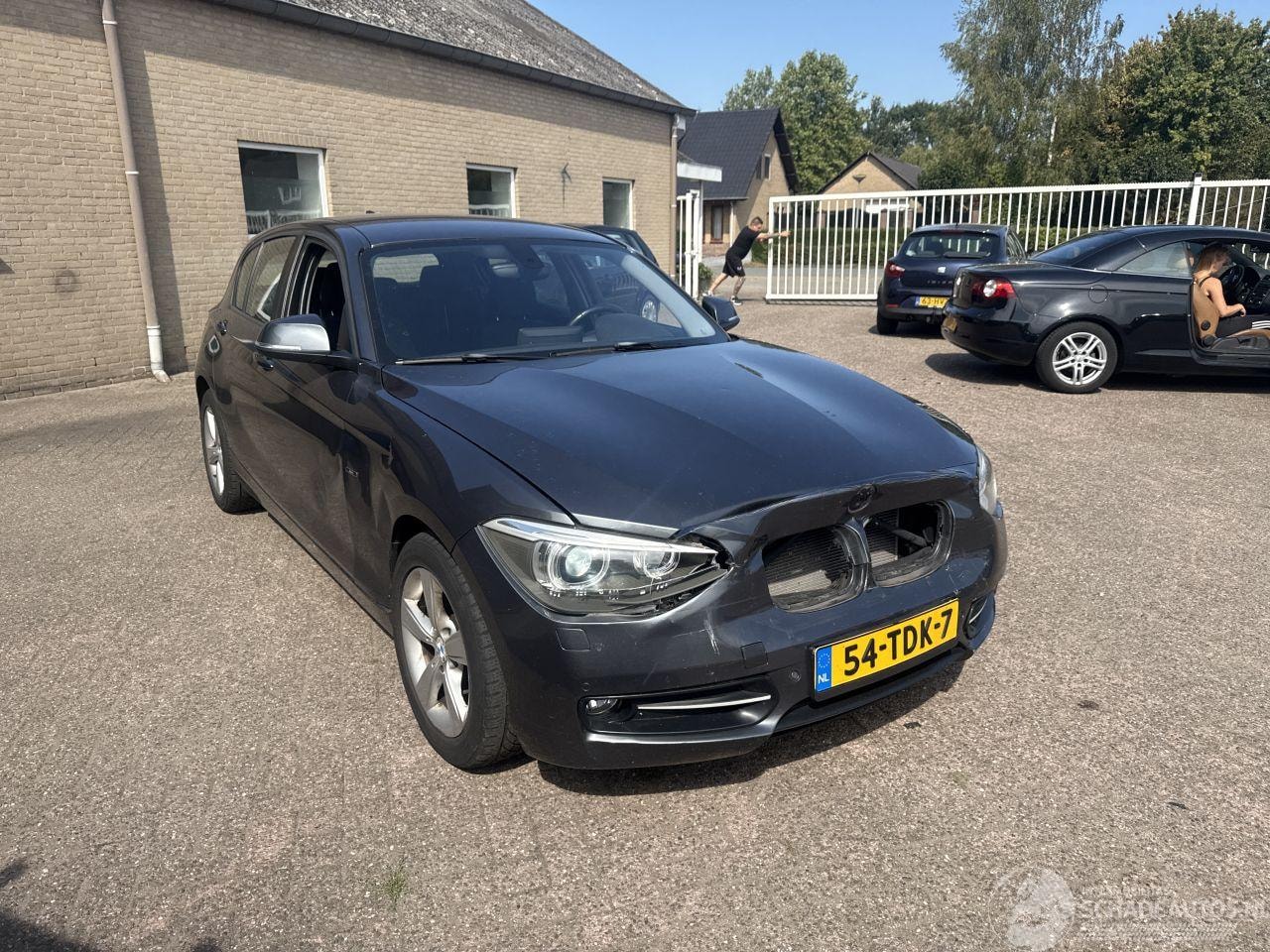 BMW 1-serie - 116i Business+ REST BPM €300,-!!! - AutoWereld.nl