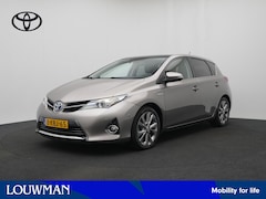Toyota Auris - 1.8 Hybrid Executive | Panoramadak | Parkeersensoren V+A | Stoelverwarming