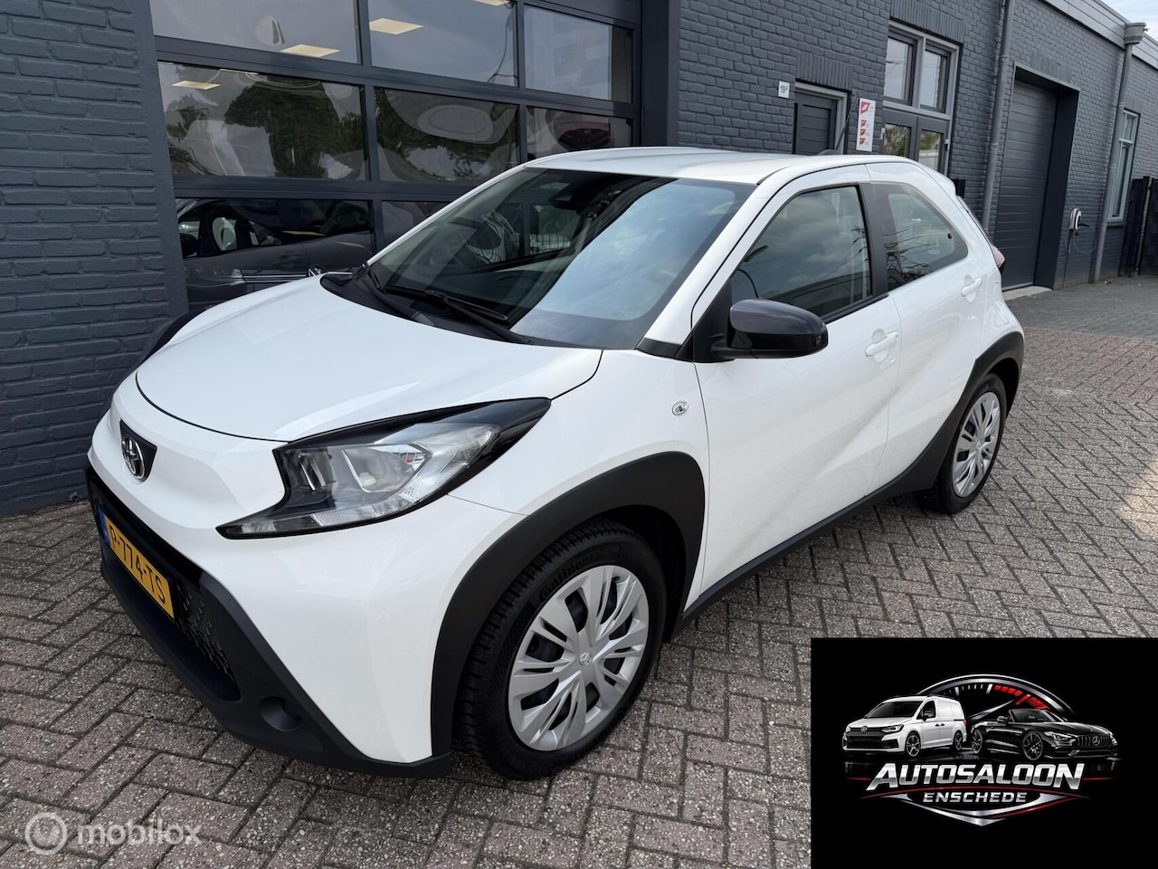 Toyota Aygo X - 1.0 VVT-i MT Play 07-2022 Airco Camera Cruise - AutoWereld.nl