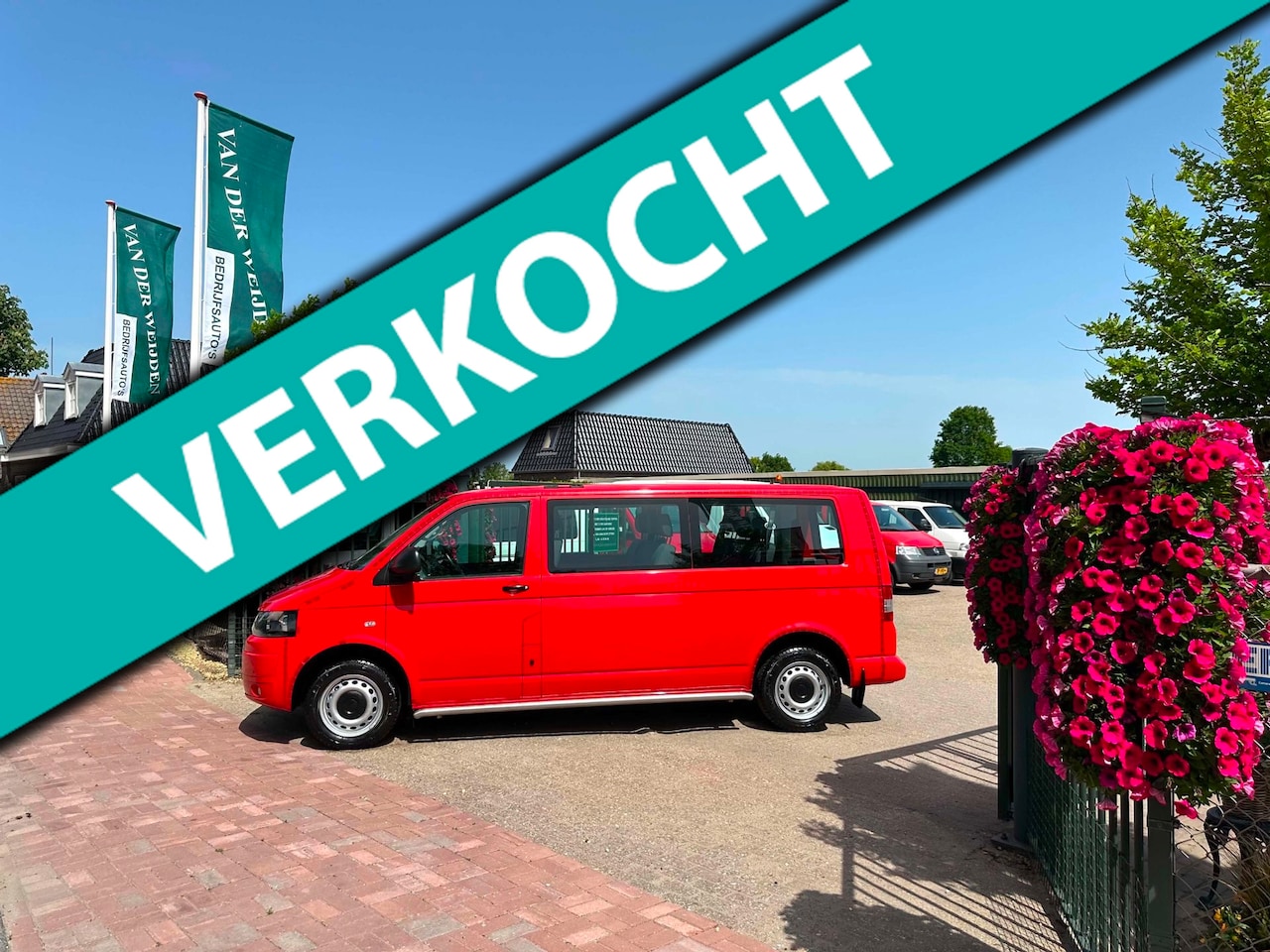 Volkswagen Transporter Kombi - 2.0 TDI L2H1 9 Persoons AUTOMAAT MARGE - AutoWereld.nl